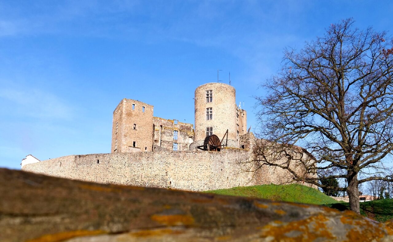 Château de la ville de Montrond les Bains Montrond le Fort
